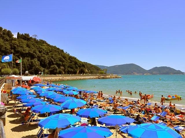 Пляжным туристам в Италии предложат компенсацию за дождь